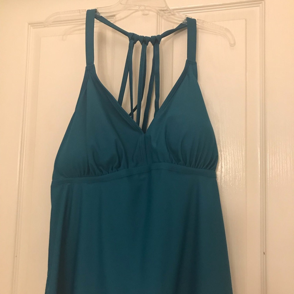 Women’s plus size 2X tankini top swimsuit